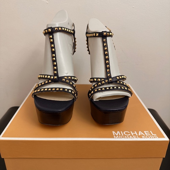Michael Kors Navy studded Alexi Wedge size 9.5 - Picture 1 of 3